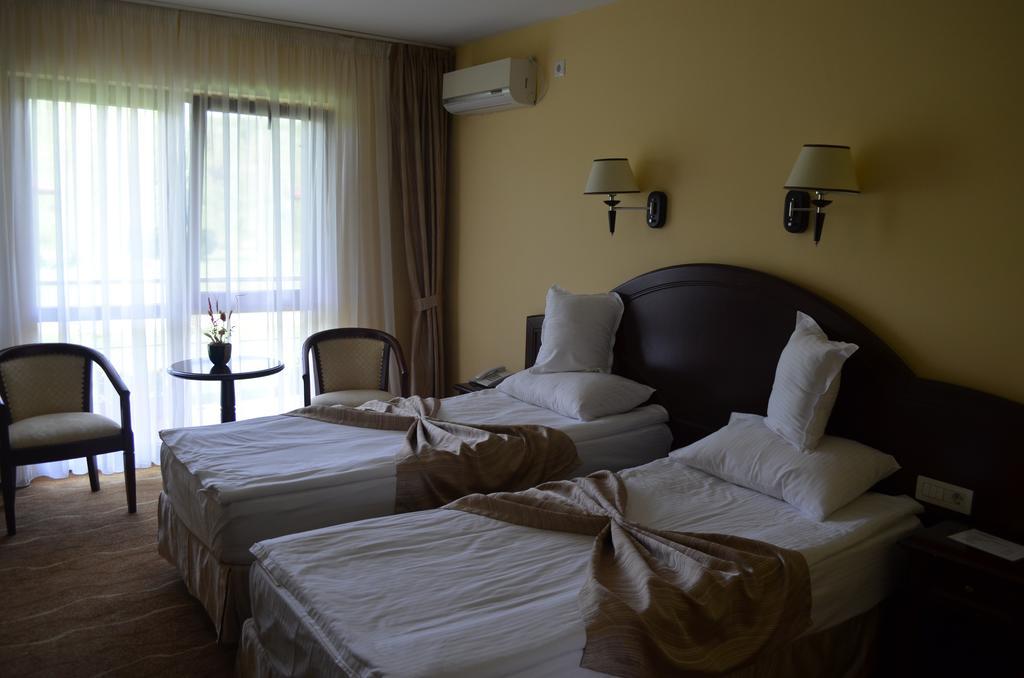 Hotel Astoria Alba Iulia Exterior photo